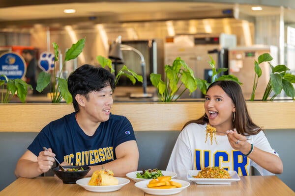 UCR_Glasgow_Students_Dining